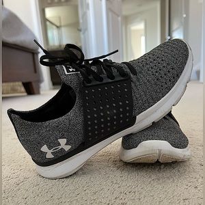 Like new women’s Under Armour tennis shoes. Hardly worn, very stylish!